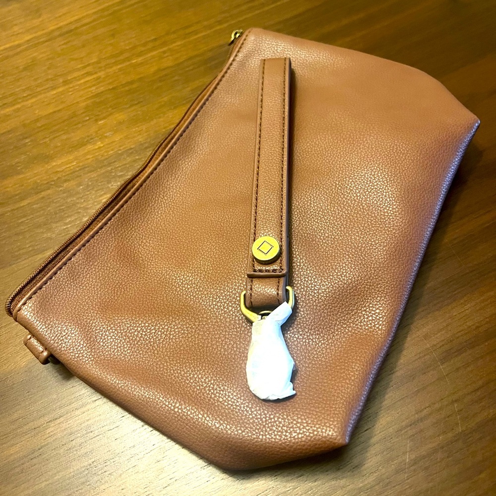 PRICE DROP ⬇️⬇️ NWT Thirty One Set of Wristlet and Strap